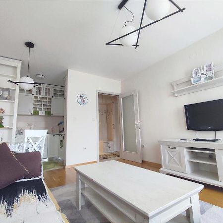 City Point Apartment พอดโกริกา ภายนอก รูปภาพ