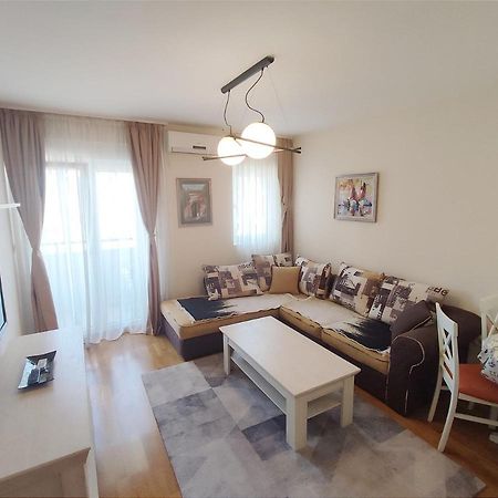 City Point Apartment พอดโกริกา ภายนอก รูปภาพ