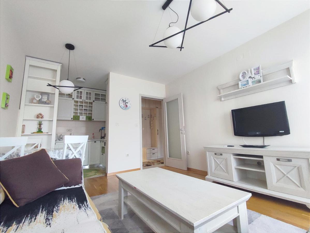City Point Apartment พอดโกริกา ภายนอก รูปภาพ
