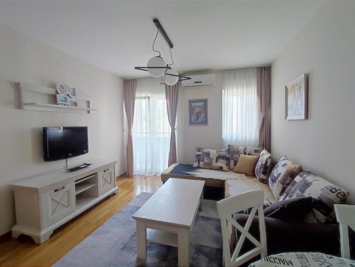 City Point Apartment พอดโกริกา ภายนอก รูปภาพ